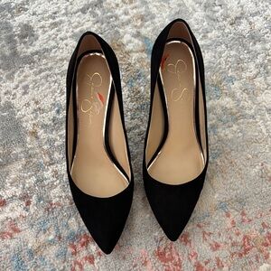 Jessica Simpson Classic Black Pumps